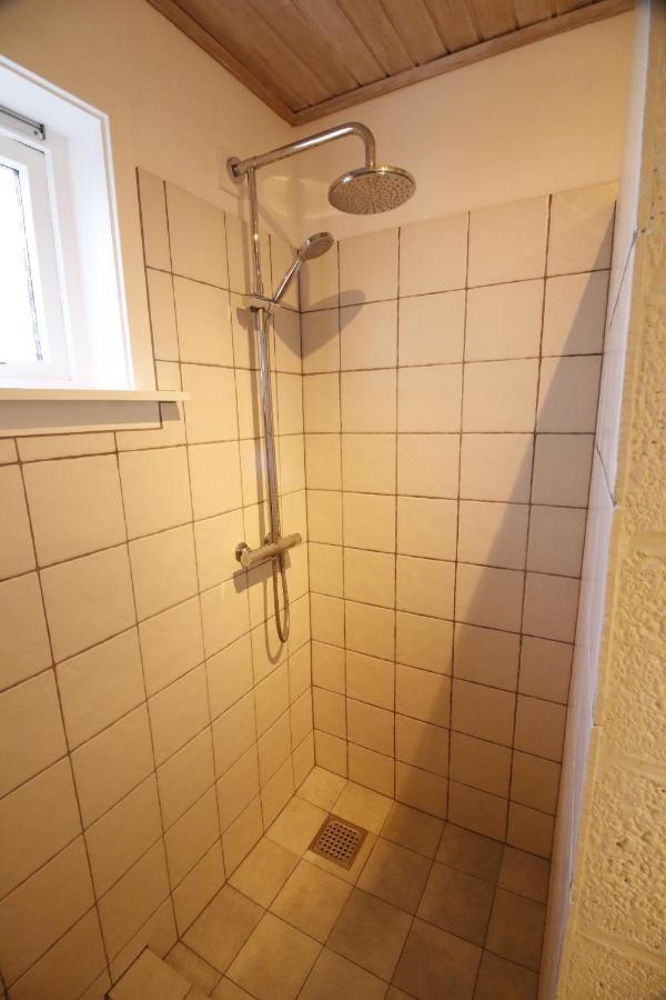 One Bedroom Apartment In Quiet Neighborhood Τόρσχαβν Εξωτερικό φωτογραφία